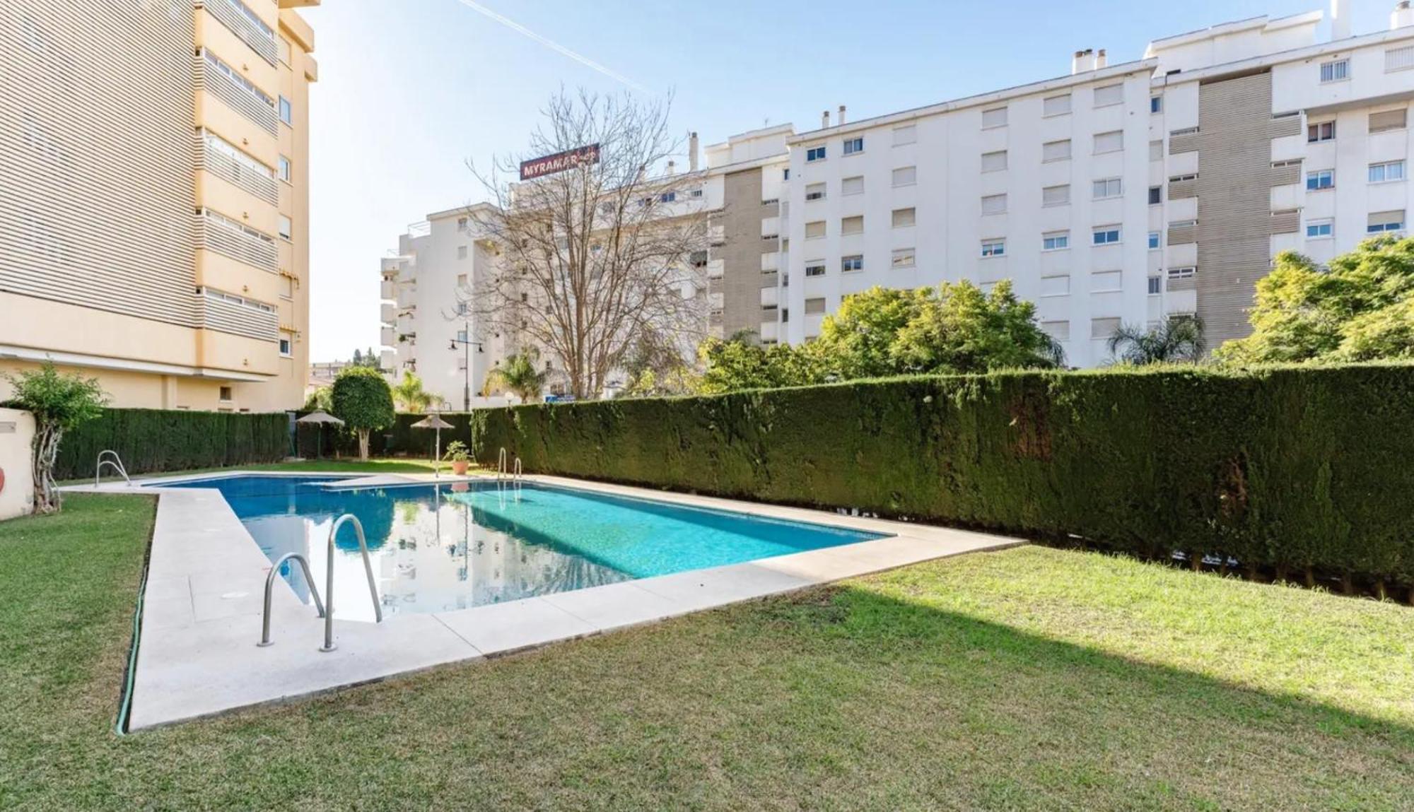 Apartamento Boutique Miramar Playa, Garaje Opcional Фуэнхирола Экстерьер фото